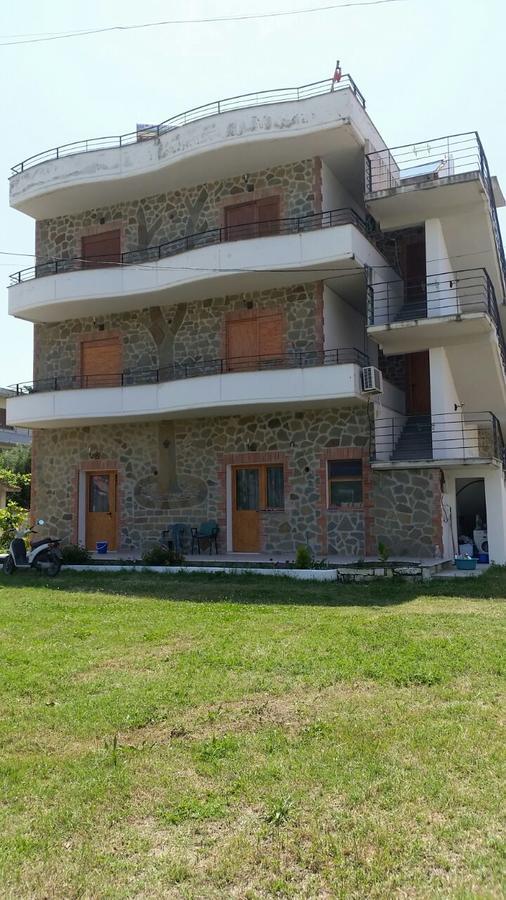 Velaj Apartments Орікум Екстер'єр фото